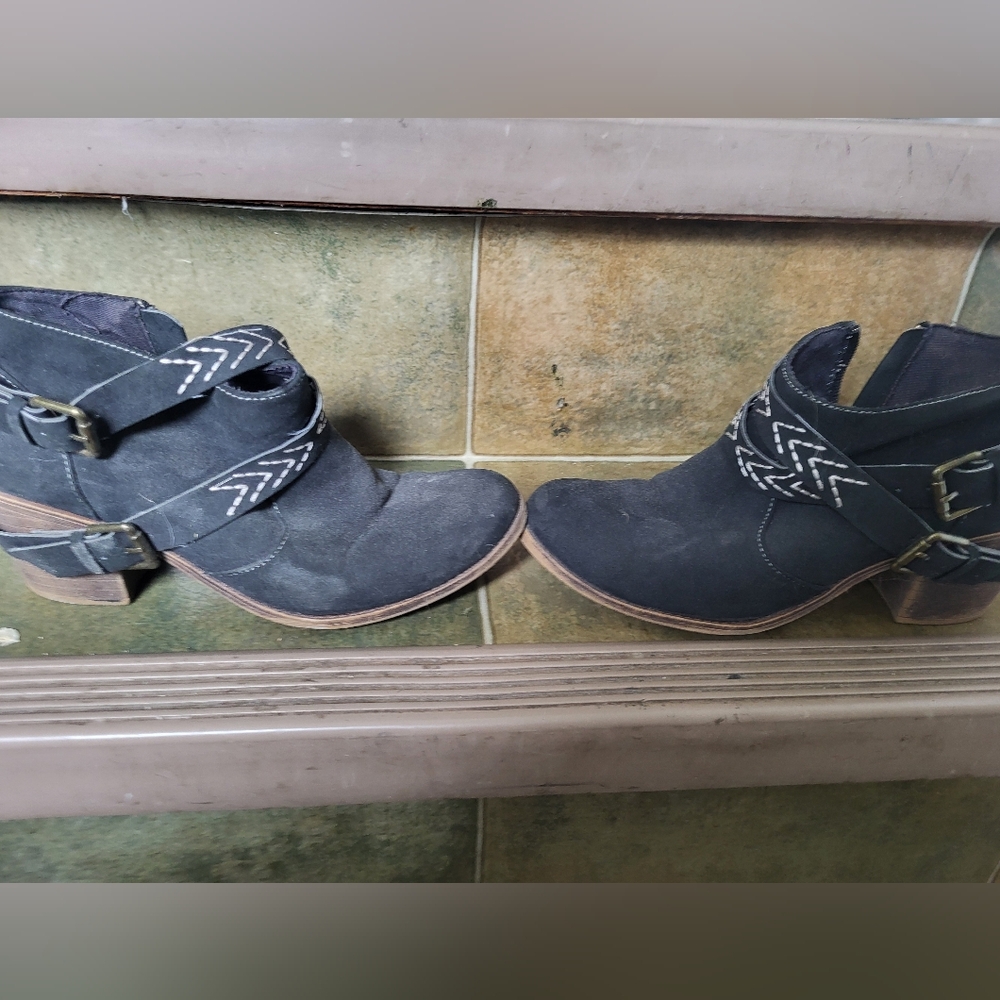 Roxy ankle boots